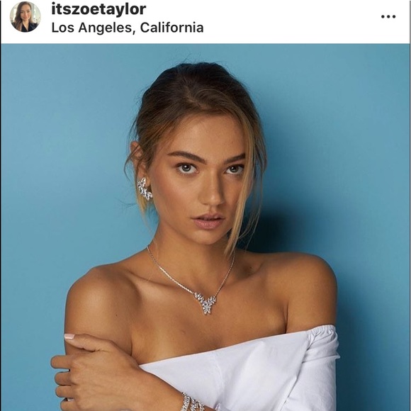 Meet your Posher, Zoe - Picture 2 of 3